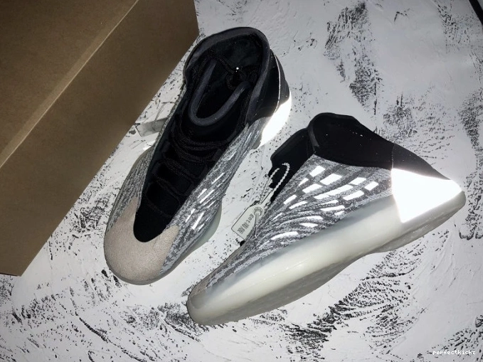 Basketball Quantum Adidas Yeezy EG1535 0804